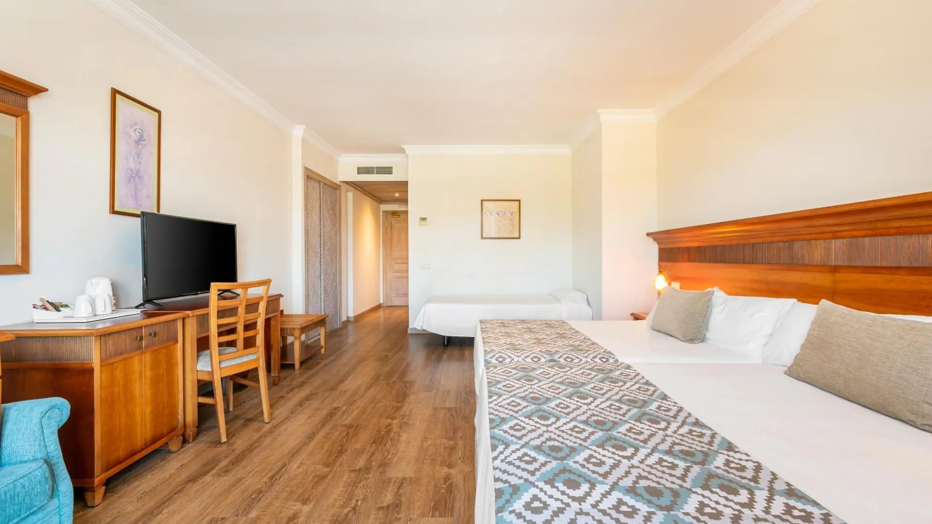 Globales Paraiso Beach Estepona Španělsko