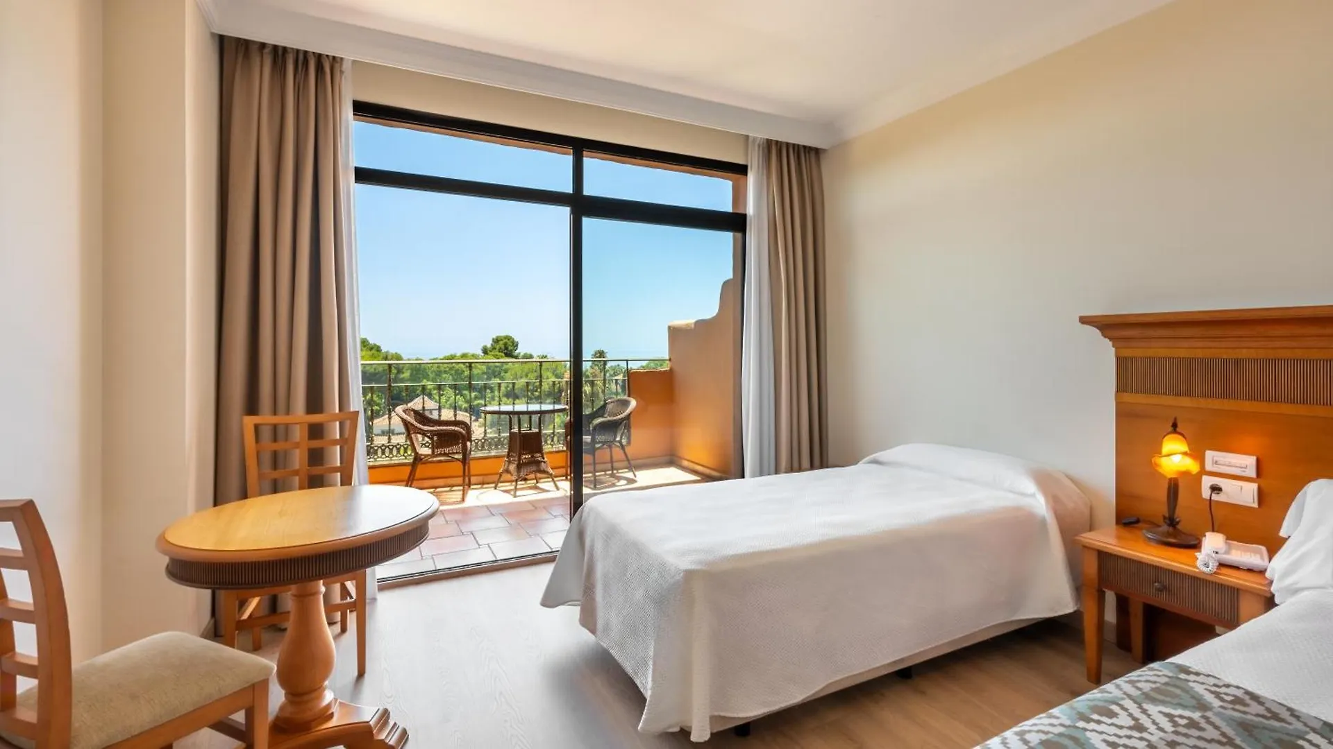 Globales Paraiso Beach Estepona Španělsko