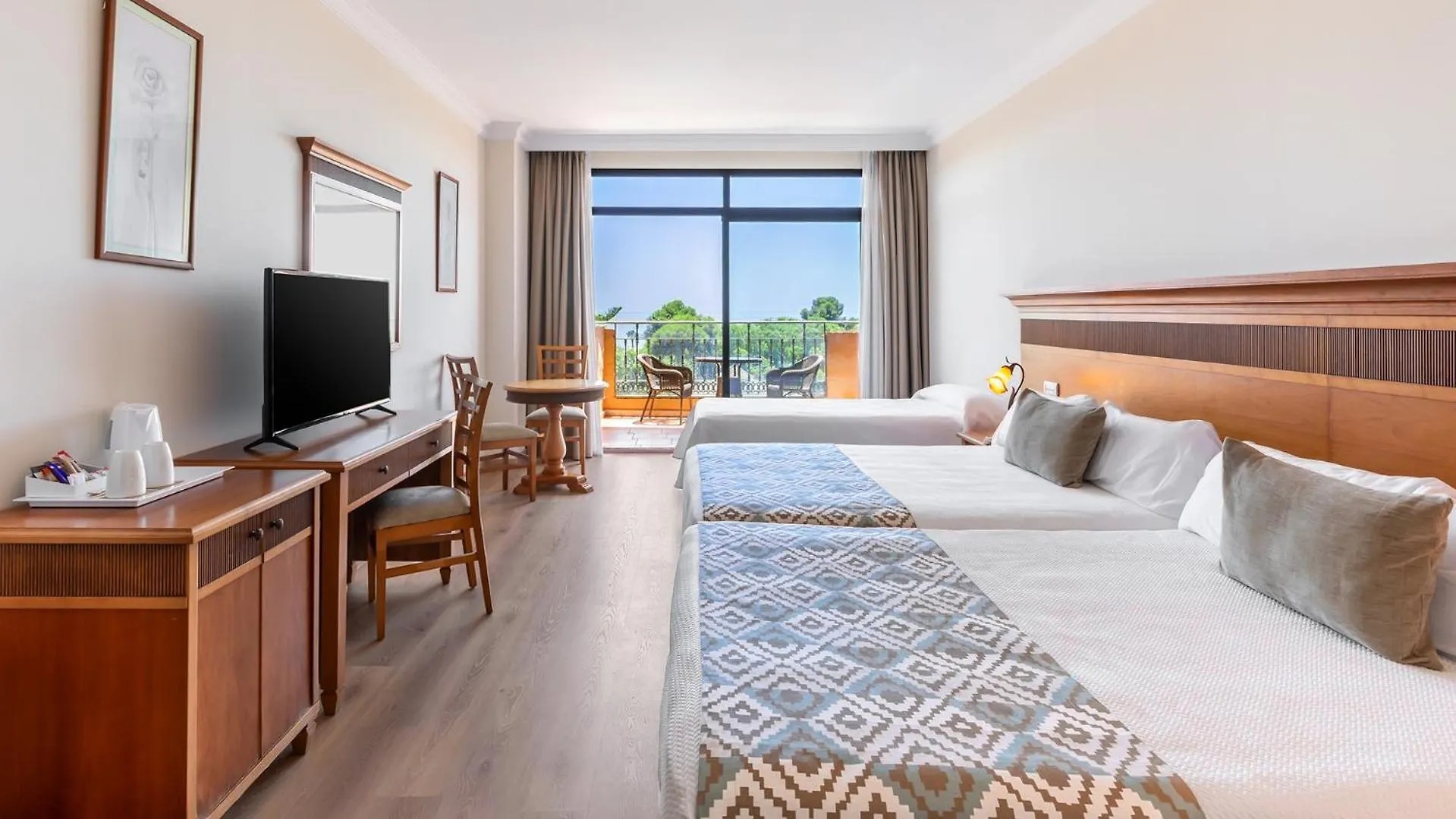Globales Paraiso Beach Estepona